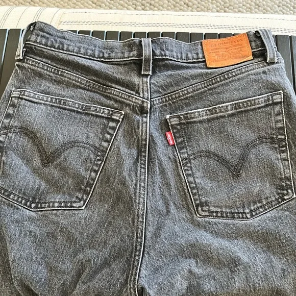Levi’s Ribcage Straight - Picture 5 of 7